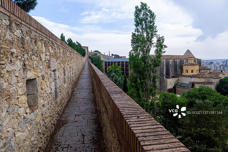 西班牙中世纪古城赫罗纳古城墙图片素材