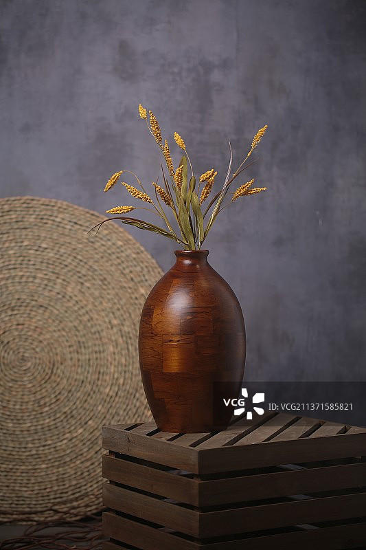 木质化瓶 油画感摄影图片素材