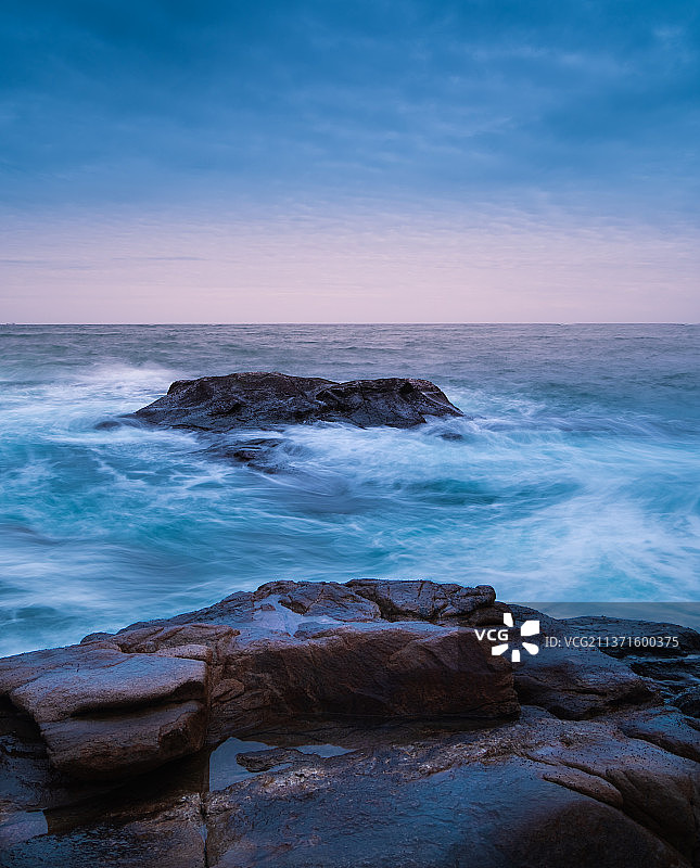 海滩礁石图片素材