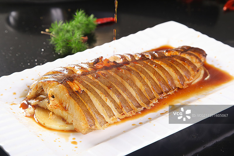 中餐美食-烤鲽鱼图片素材
