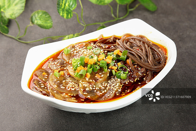 中餐美食-酸辣蕨根粉图片素材