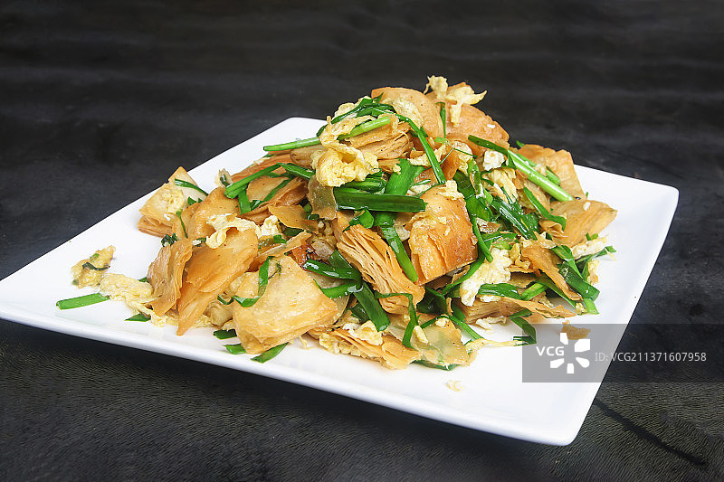 中餐美食-韭菜鸡蛋炒烧饼图片素材
