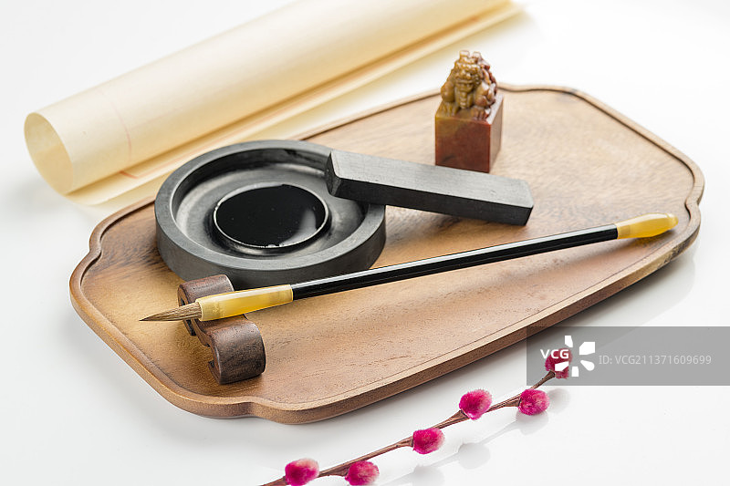 文房四宝笔墨纸砚特写中国风白色背景图片素材