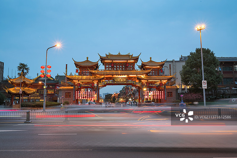成都琴台路夜景长曝光图片素材