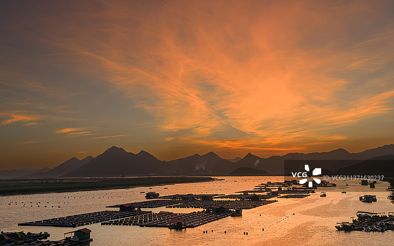 盐田晚霞图片素材