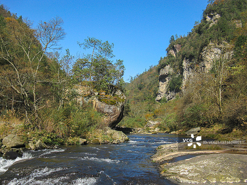户外露营徒步路线：重庆石柱县油草河风景区的自然风光图片素材
