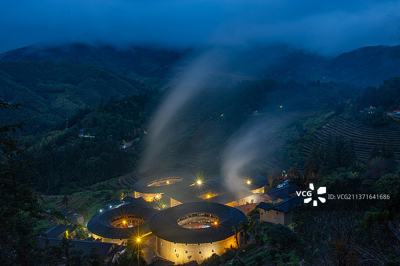 热气腾腾的“四菜一汤”图片素材
