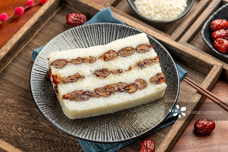 糯米红枣切糕特写木桌面背景图片素材
