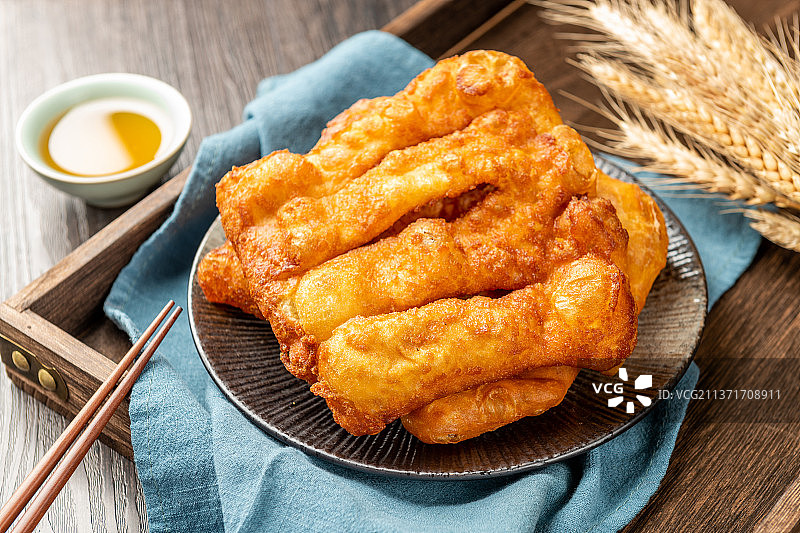 糖果子糖油饼特写木桌面背景图片素材