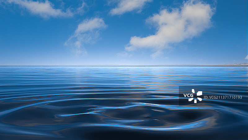 海平面上空的云朵图片素材