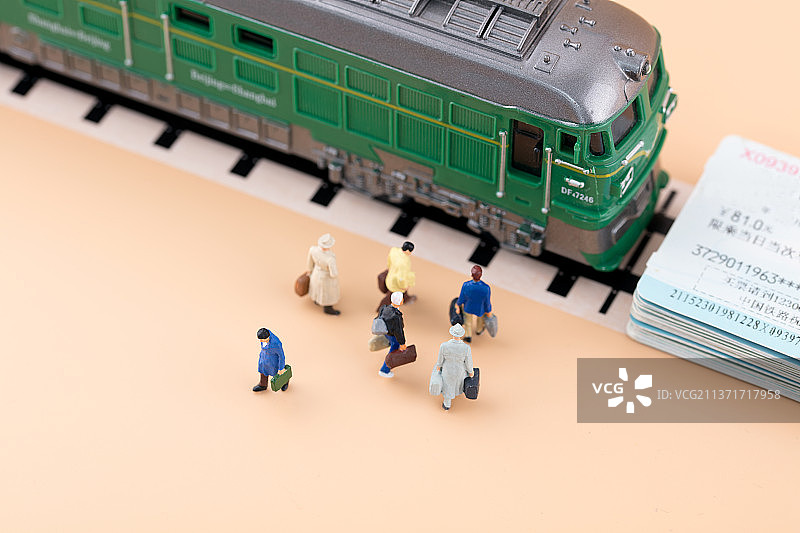 春节春运回家的和就地过年的图片素材