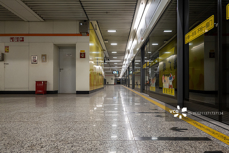 上海地铁站室内空间图片素材