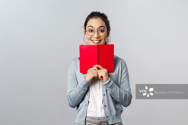 教学、教育和大学生活方式理念：兴奋快乐图片素材