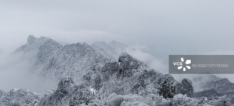 栾川老君山金顶雪景奇观图片素材