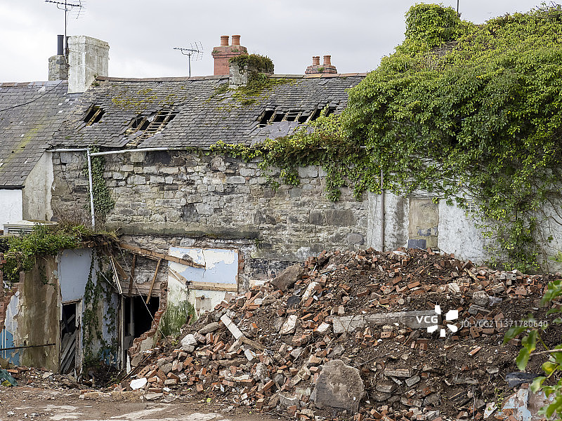英国安格尔西岛博马里斯的废弃建筑图片素材