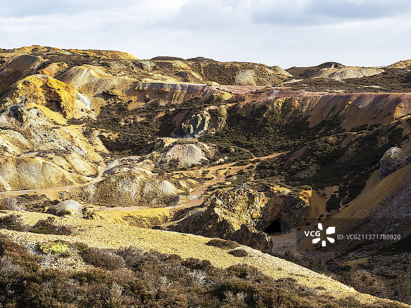 安姆卢奇附近的帕里斯山，曾是世界最大的铜矿图片素材