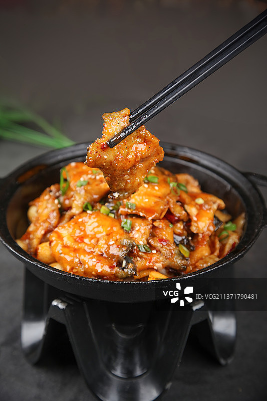 中餐美食-酱焖鲶鱼图片素材