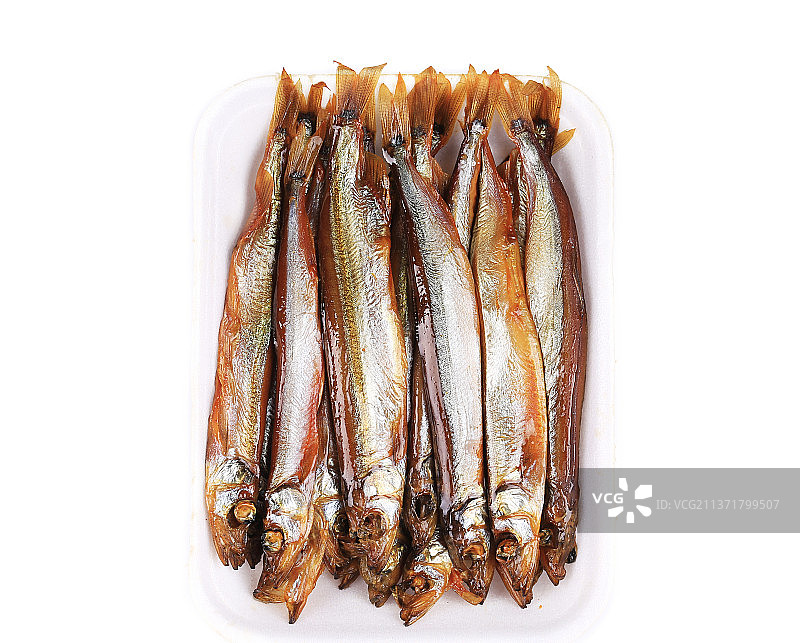 盘中的烟熏鱼（摩尔多瓦）图片素材
