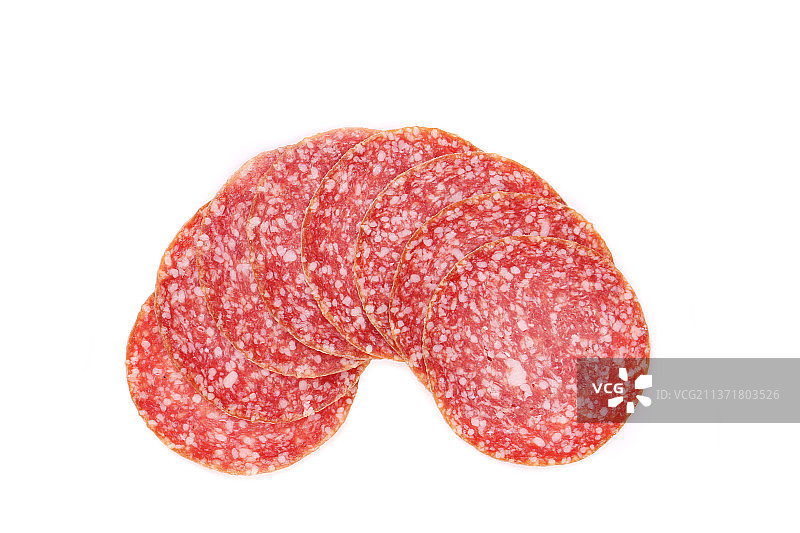 香肠切片特写，背景为白色，摩尔多瓦图片素材