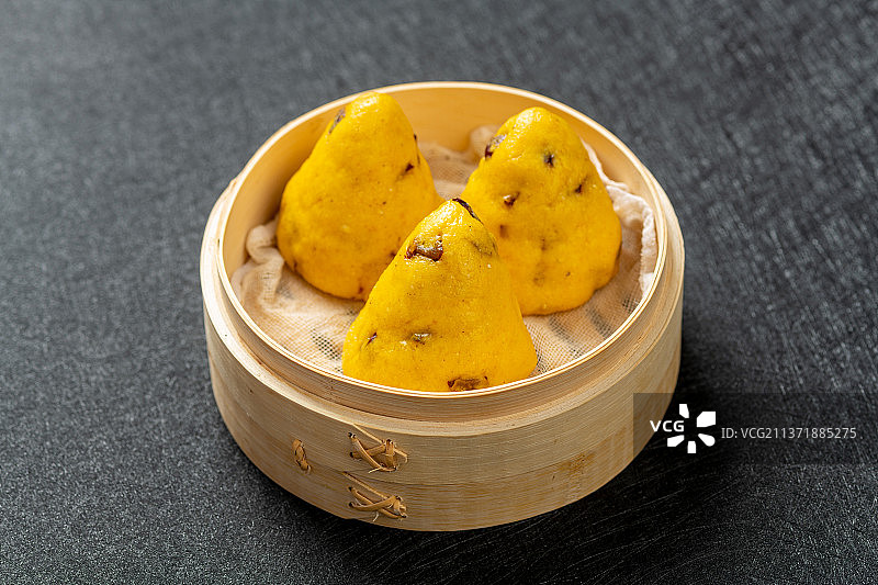 红枣窝头特写黑色背景图片素材