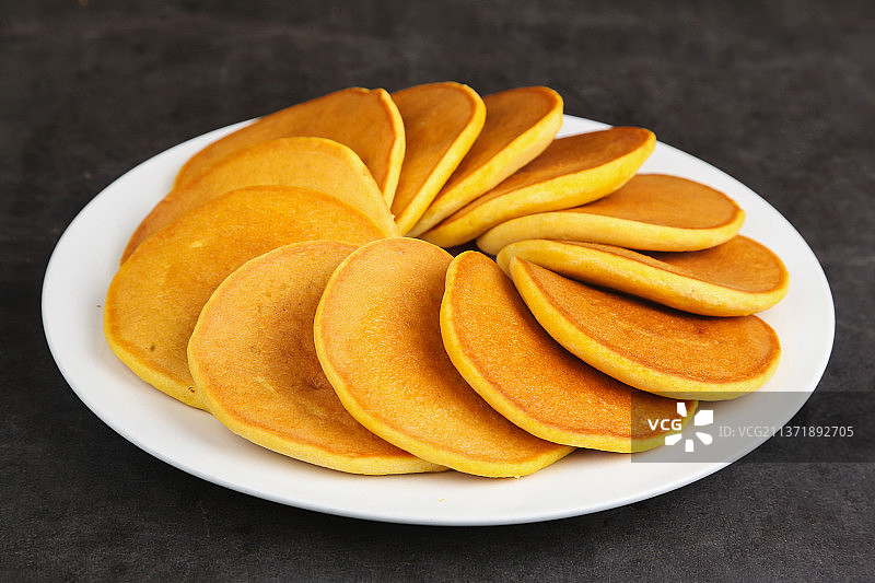 中餐美食-玉米饼子图片素材