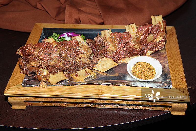 中餐美食-酱牛骨图片素材