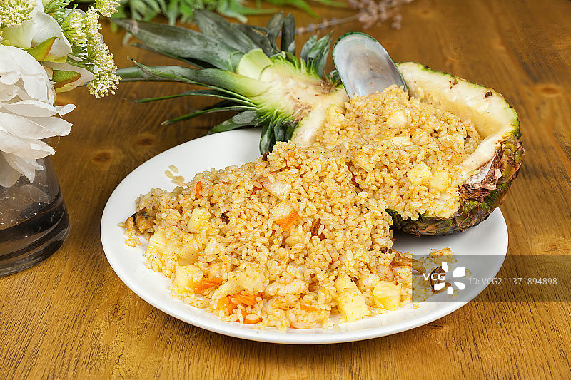 中餐美食-菠萝炒饭图片素材