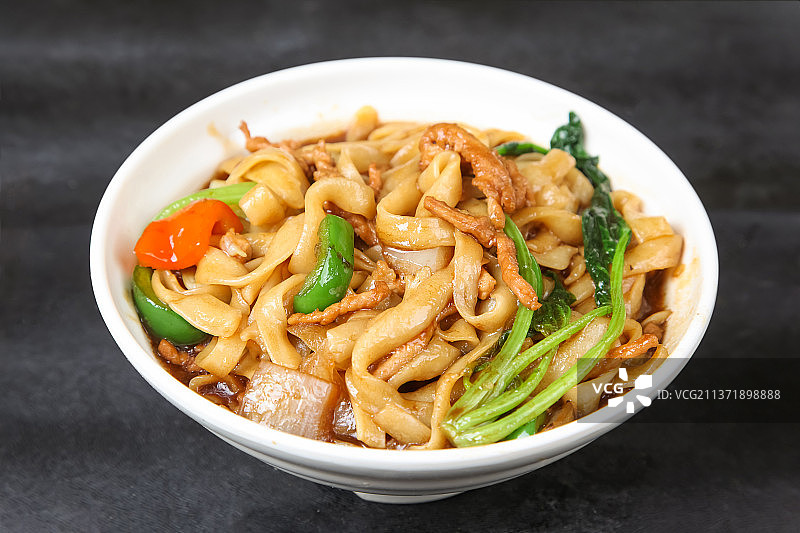 中餐美食-炒刀削面图片素材