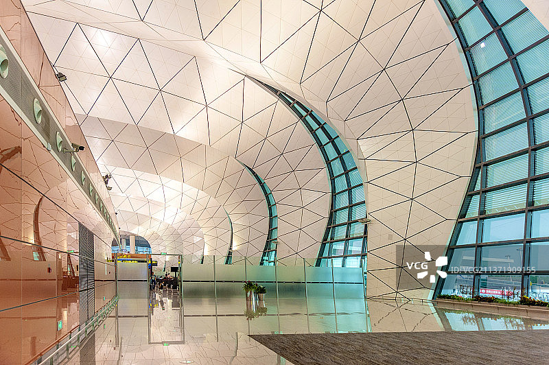 中国辽宁省沈阳市桃仙机场T3航站楼内景图片素材