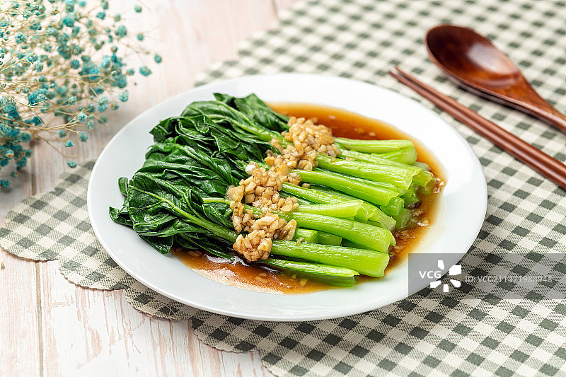 家常菜一盘蒜蓉菜心特写健康概念图片素材