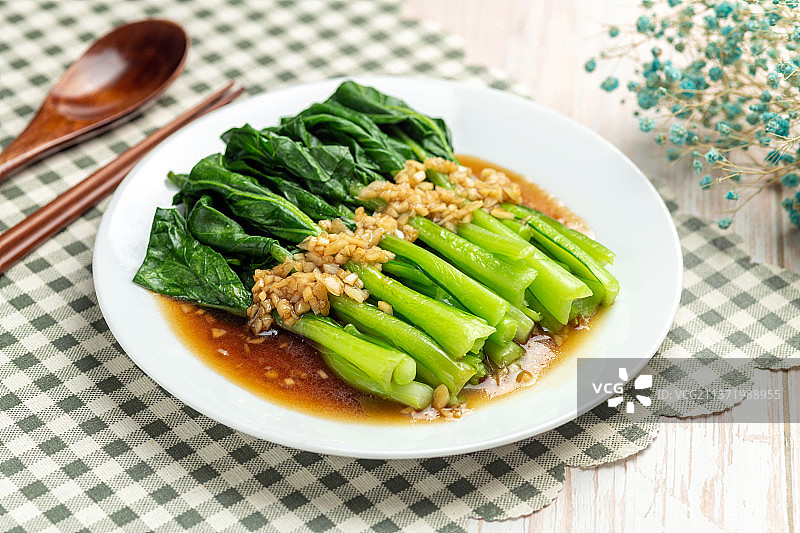 家常菜一盘蒜蓉菜心特写健康概念图片素材