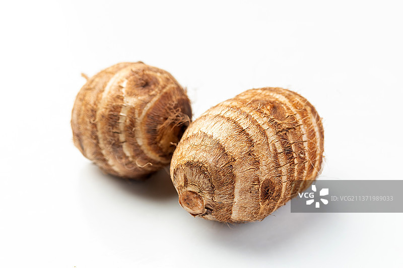 保健食品芋头摆放在白色背景上图片素材