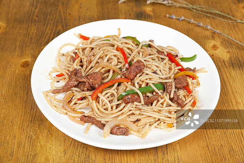 中餐美食-炒意大利面图片素材