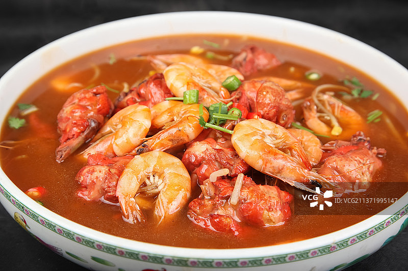 中餐美食-香辣鸡翅虾图片素材