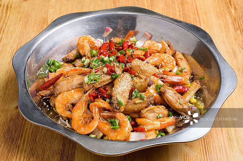 中餐美食-香辣鸡翅虾图片素材