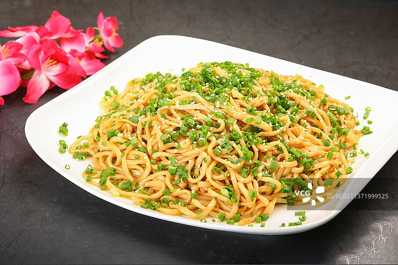 中餐美食-葱油凉面图片素材