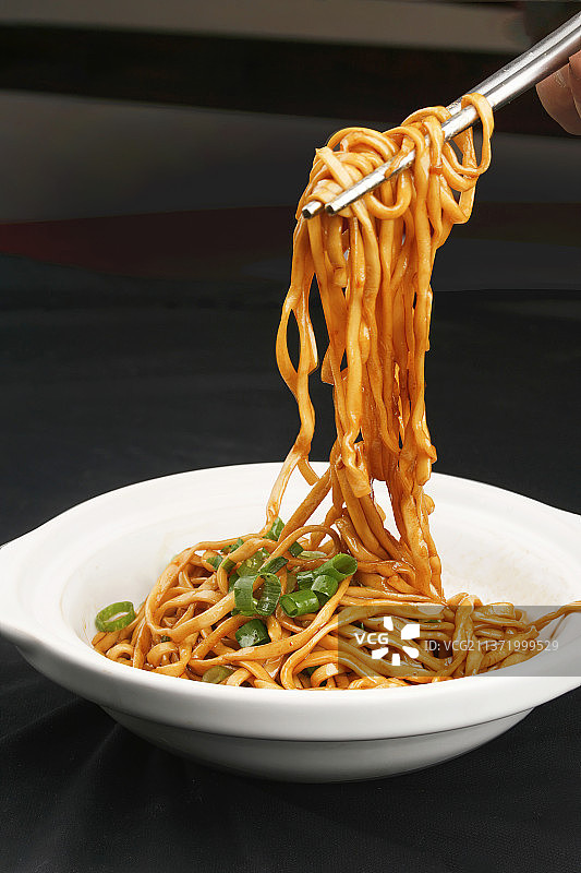 中餐美食-葱油凉面图片素材