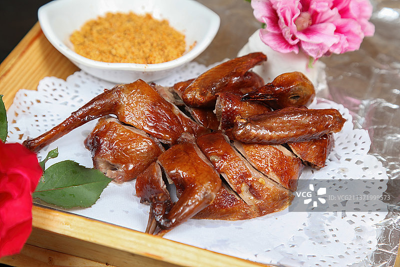 中餐美食-脆皮乳鸽图片素材