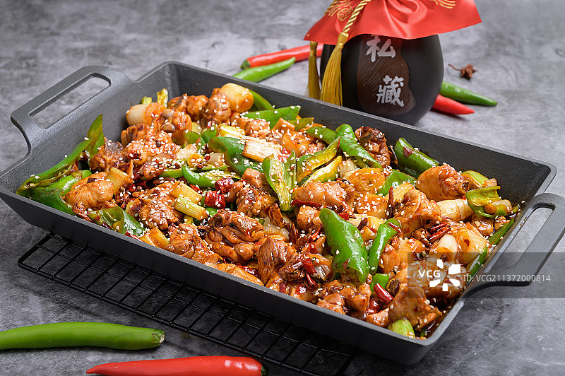 中餐美食-大盘炒鸡图片素材