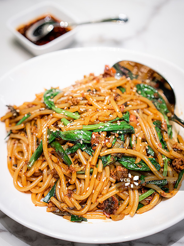 云南特色美食炒米线图片素材