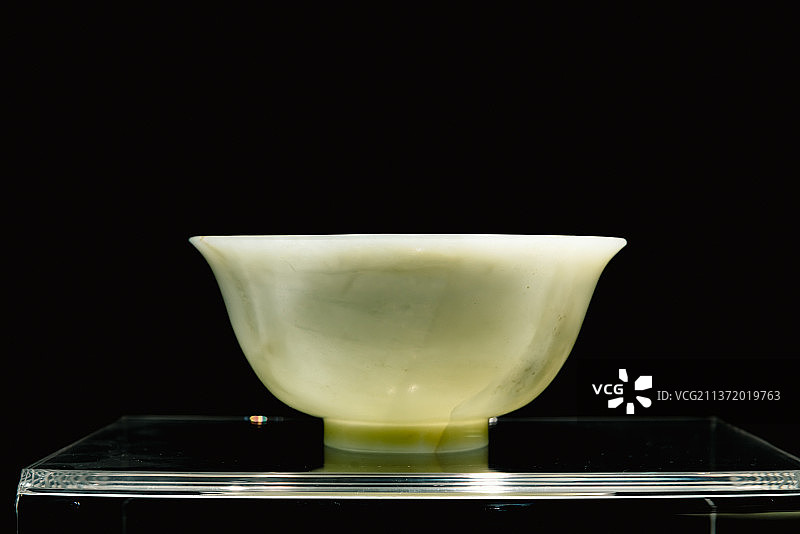 中国古代玉雕工艺品 ----青玉碗图片素材