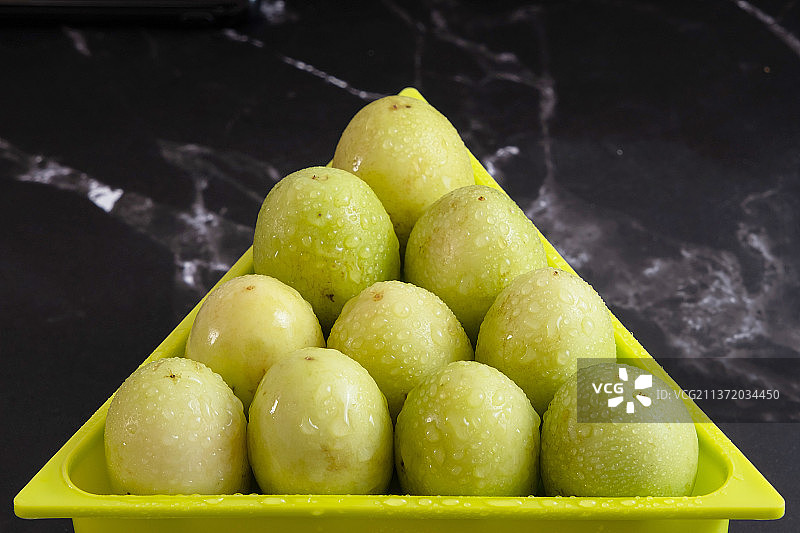 新鲜青色奶枣图片素材