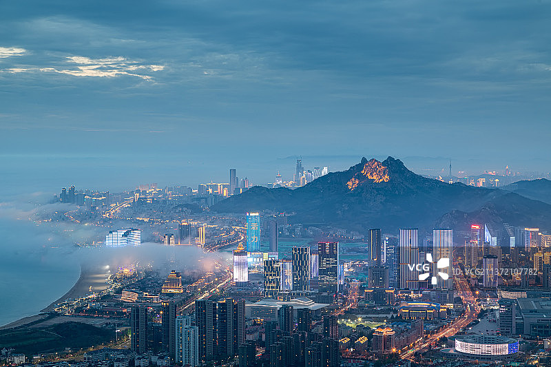 高视角青岛崂山区夜景图片素材