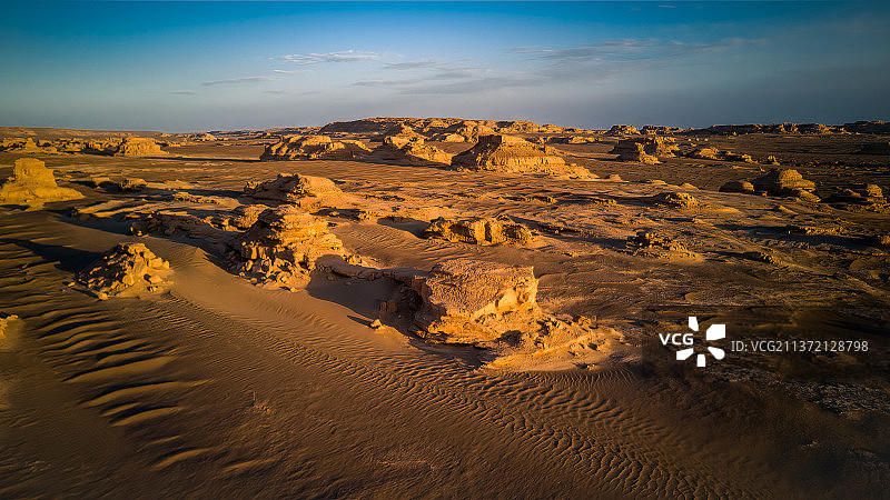 敦煌 雅丹 戈壁 荒凉 荒漠 西部 夕阳 历史图片素材