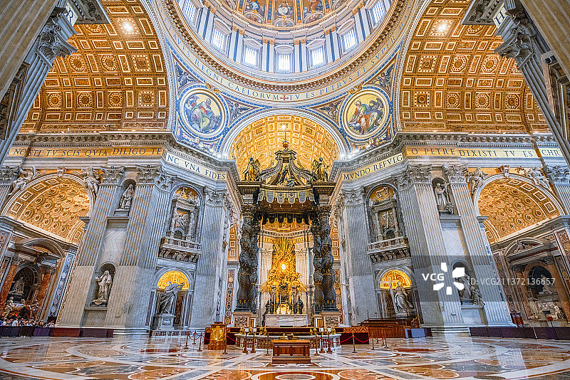 贝尼尼设计的青铜华盖图片素材