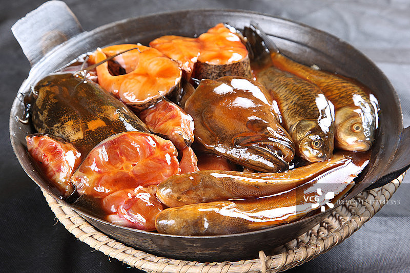 中餐美食-炖杂鱼图片素材