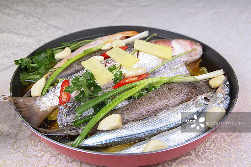 中餐美食-炖杂鱼图片素材
