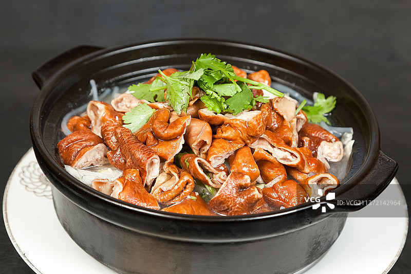 中餐美食-砂锅炖肥肠图片素材