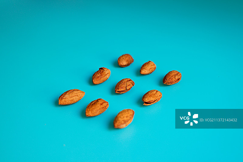 坚果零食：巴旦果（巴旦木）图片素材