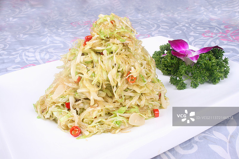 中餐美食-粉丝炒莲白图片素材